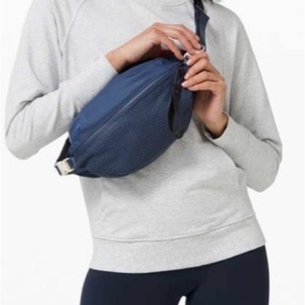 Lululemon Ahletica Slate Blue Unisex All hours Belt Bag Sz Small - Picture 3 of 13